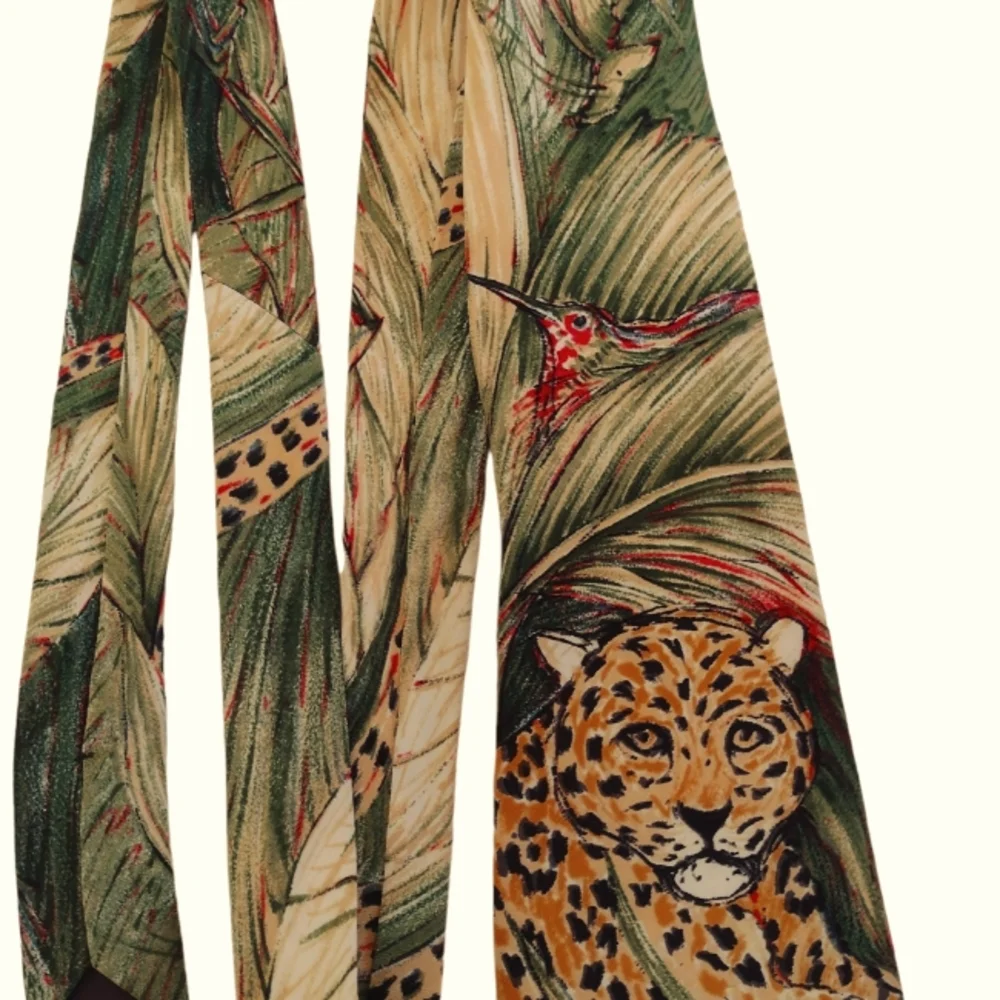 Tie. World Wildlife Fund Jaguar. Preloved. 100% silk made in USA - Picture 7 of 7